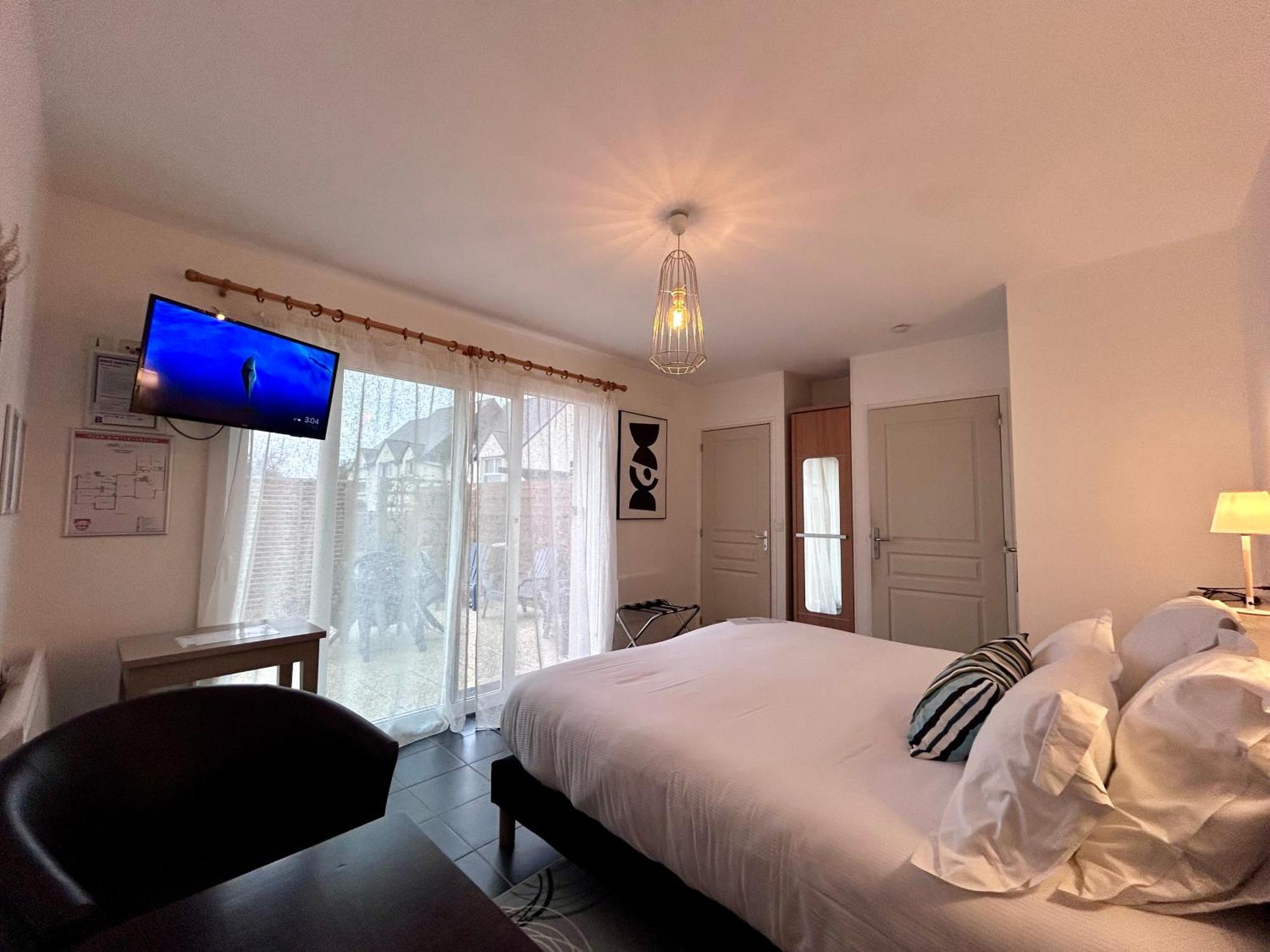 Brit Hotel Lannion-Perros Guirec Exterior foto